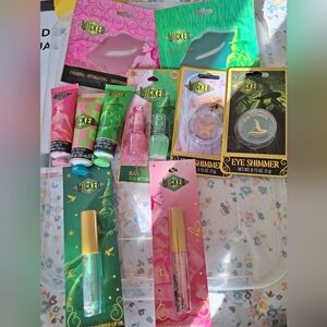 Wicked Lip Mask and Lip Gloss Set And Eye Shimmer